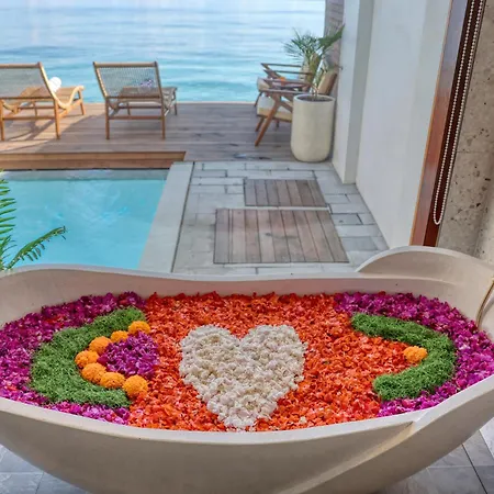 Moontana Beachfront Villa Batununggul Exterior photo