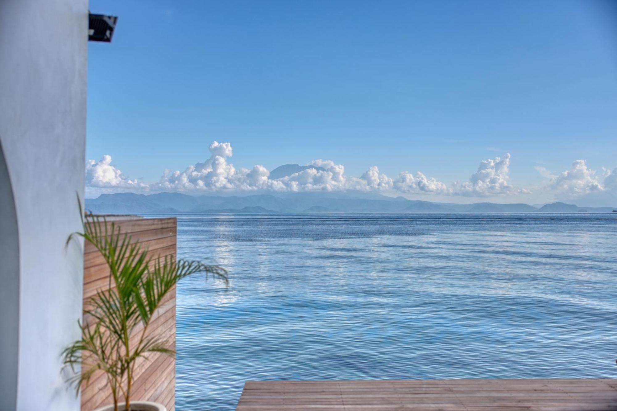 Villa Moontana Beachfront *