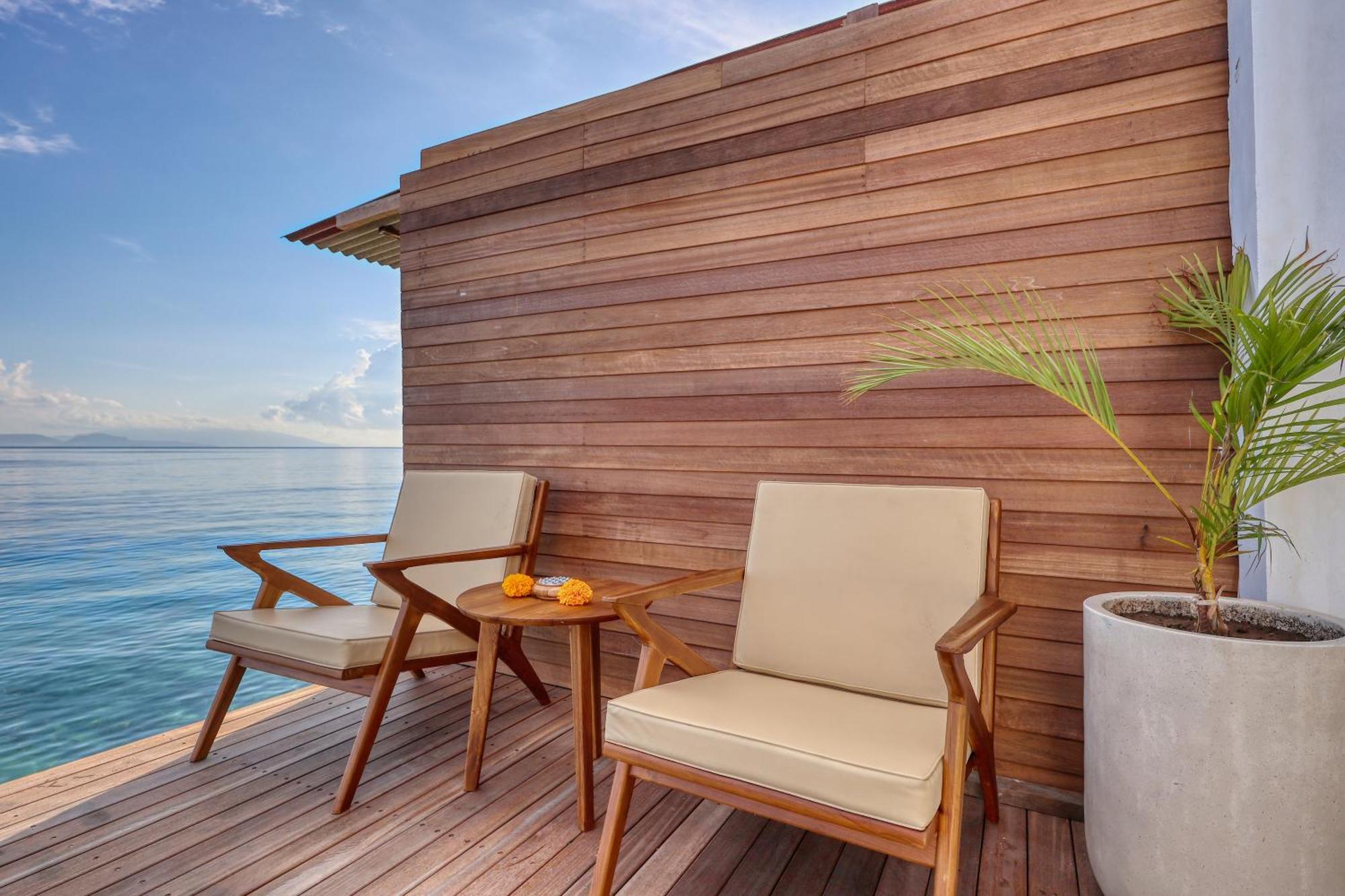 Moontana Beachfront Villa Batununggul