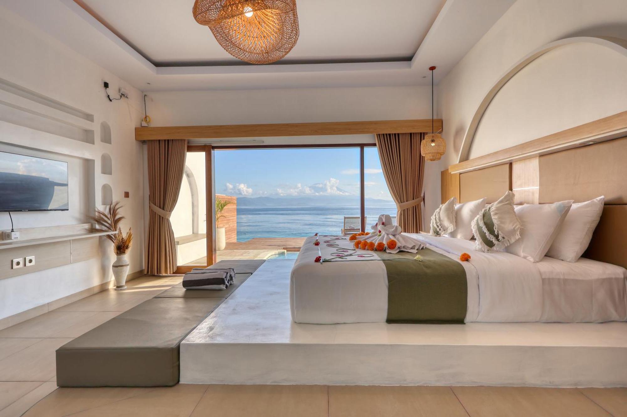 Villa Moontana Beachfront *