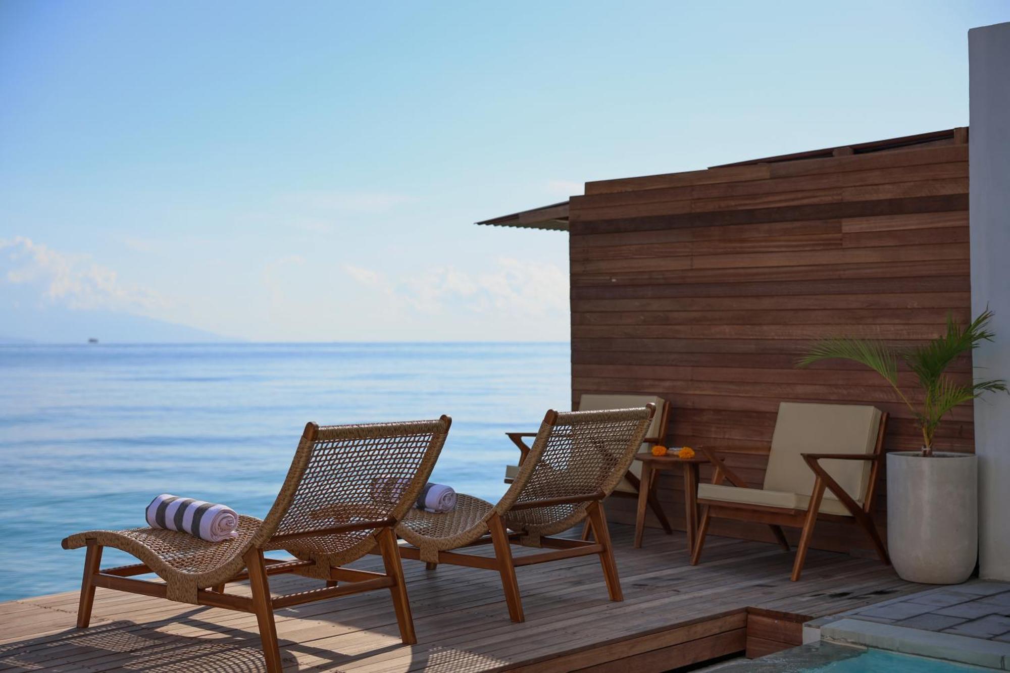 Moontana Beachfront Batununggul