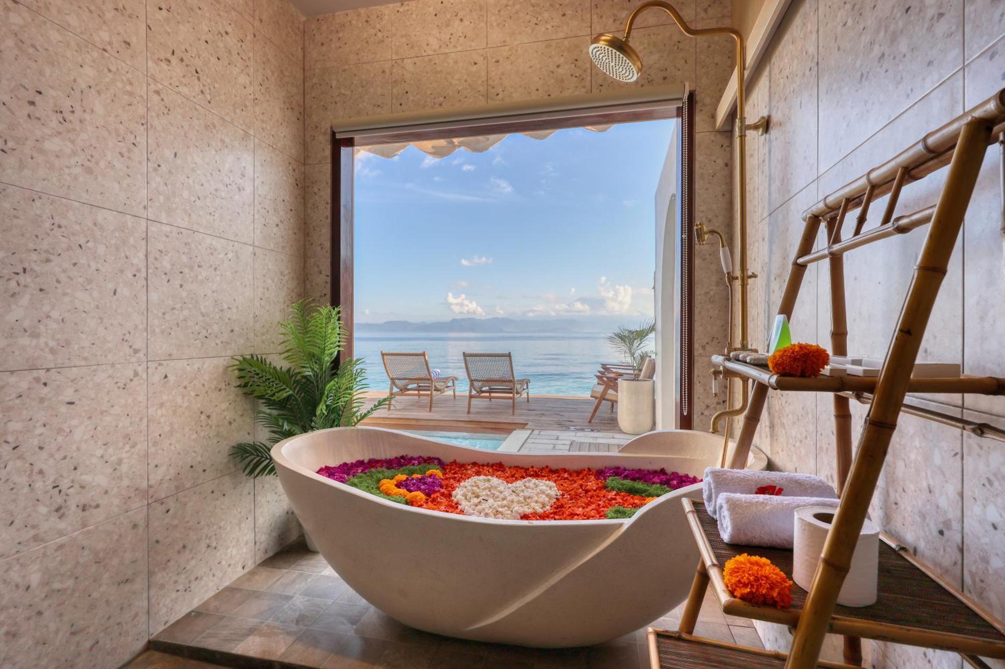 Villa Moontana Beachfront *